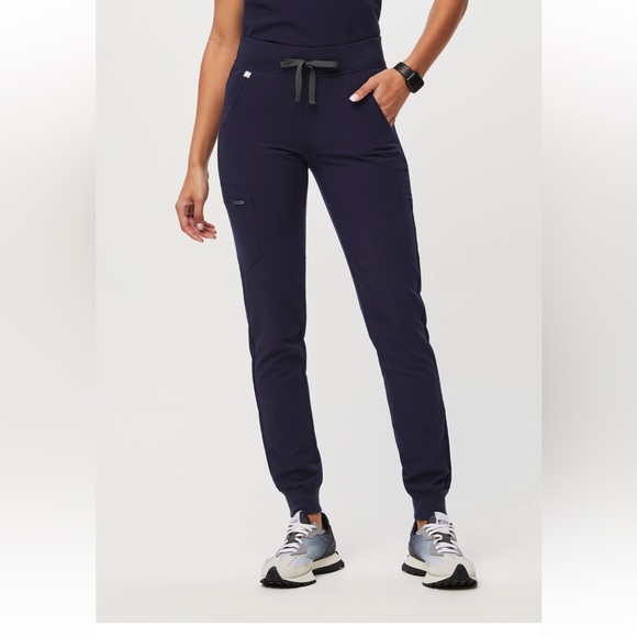 FIGS Zamora Joggers in size Small Regular - Picture 3 of 12